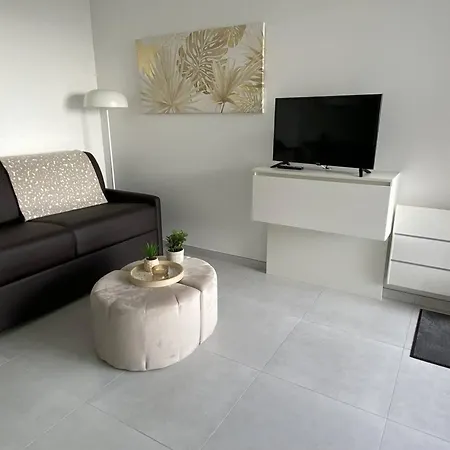 Apartman T2 Renove Avec Terrasse, Acces Plage, Canet-plage - Fr-1-696-117 Canet-en-Roussillon